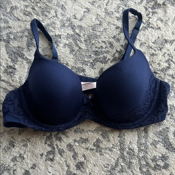 Victoria's Secret Navy Lace Bra - Picture 10 of 10